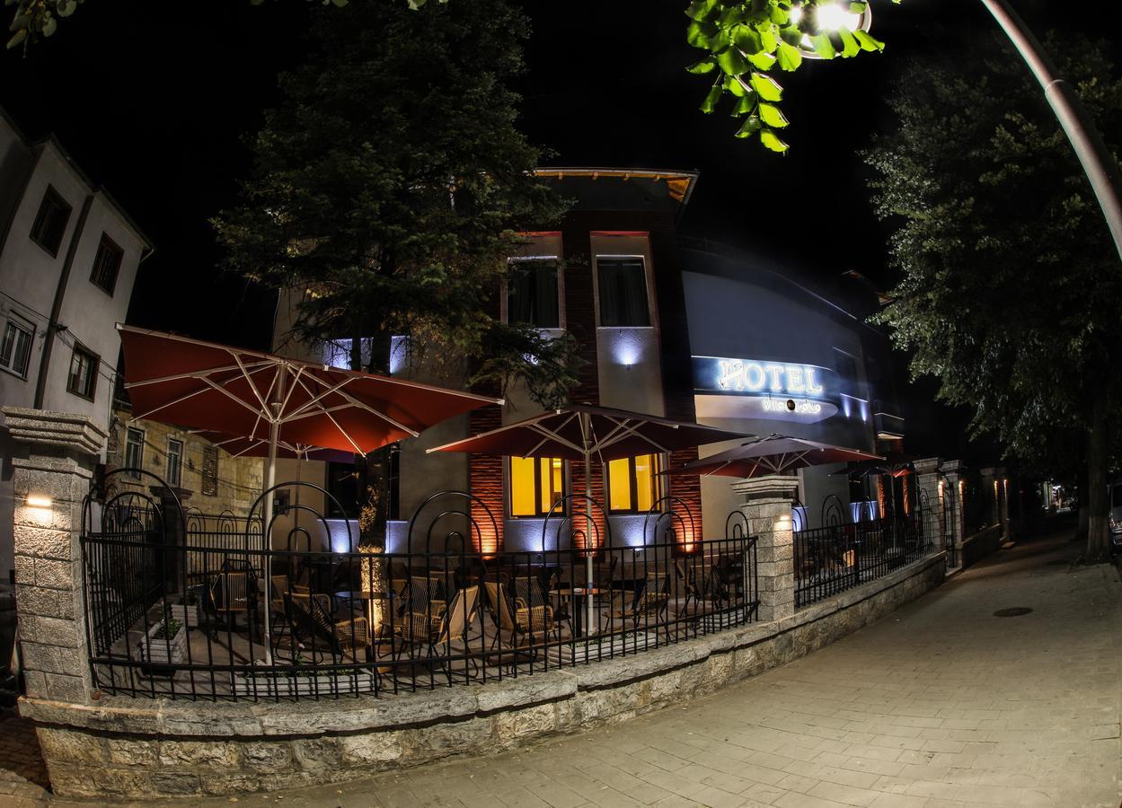 Hotel Vila Lako Korce Extérieur photo