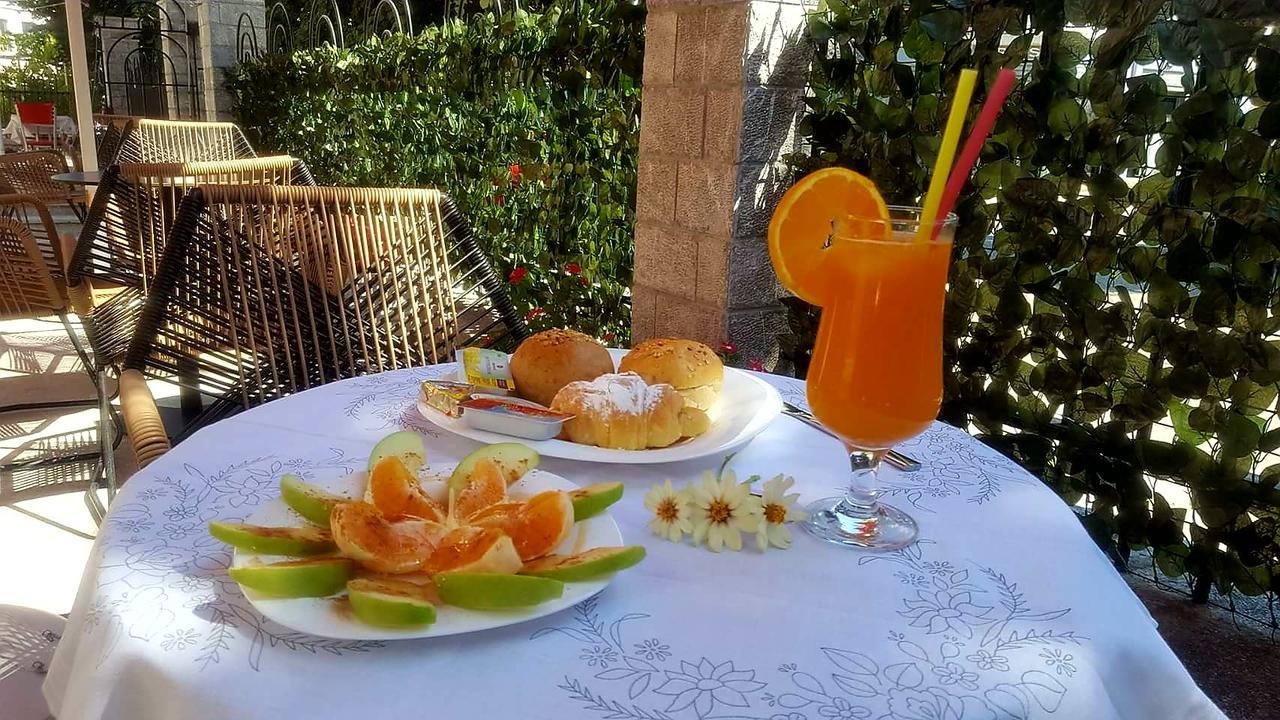 Hotel Vila Lako Korce Extérieur photo