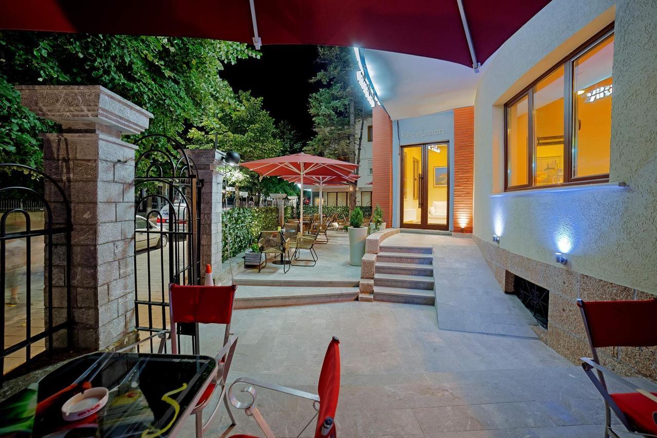Hotel Vila Lako Korce Extérieur photo