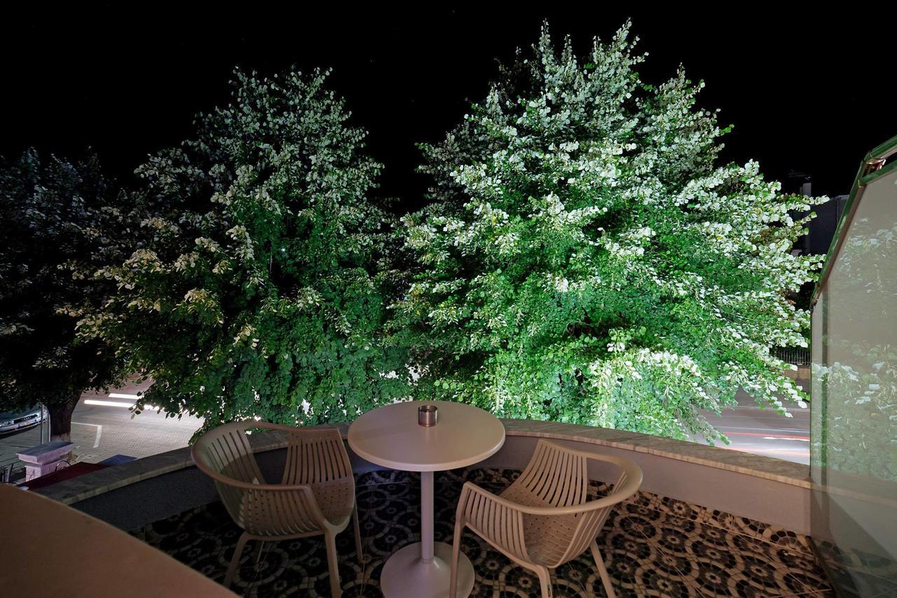 Hotel Vila Lako Korce Extérieur photo