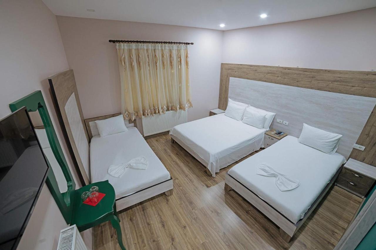 Hotel Vila Lako Korce Extérieur photo
