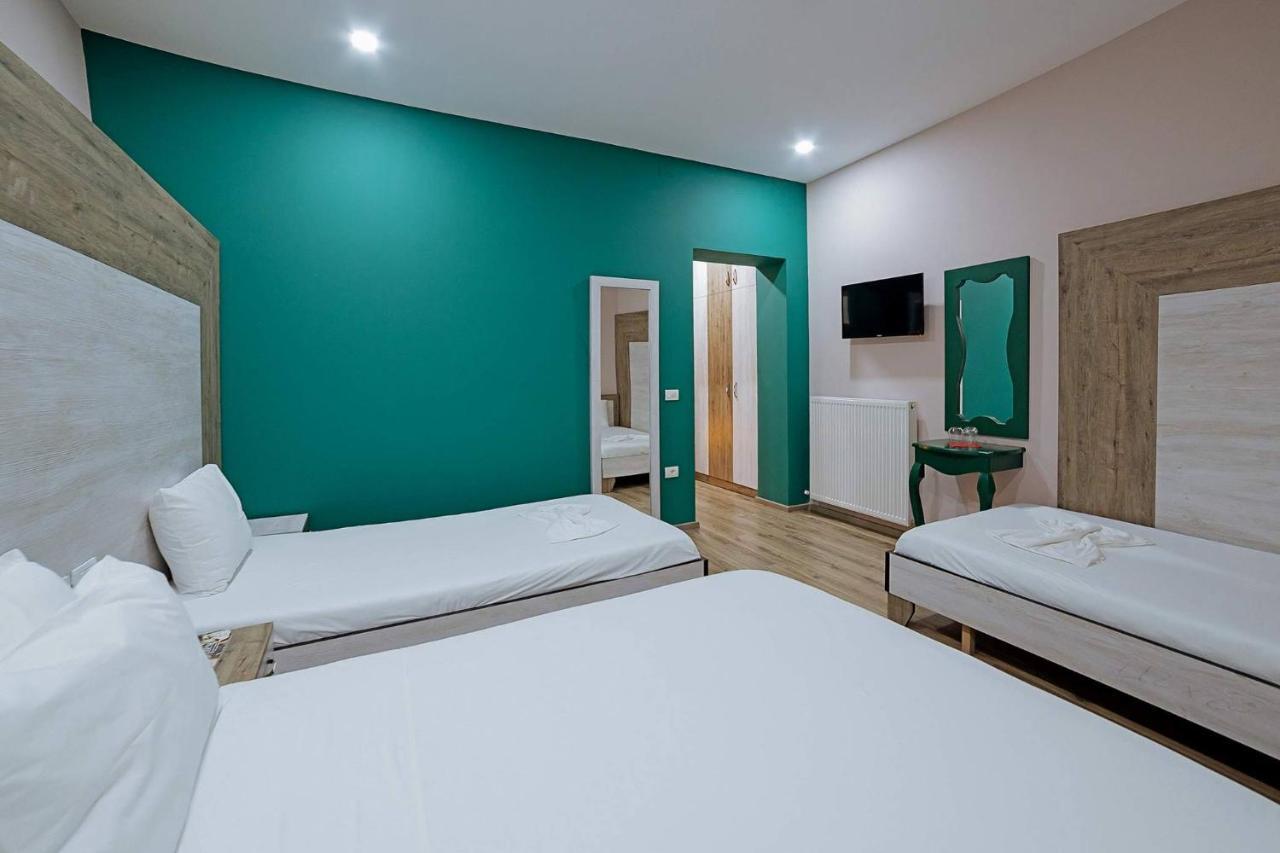 Hotel Vila Lako Korce Extérieur photo