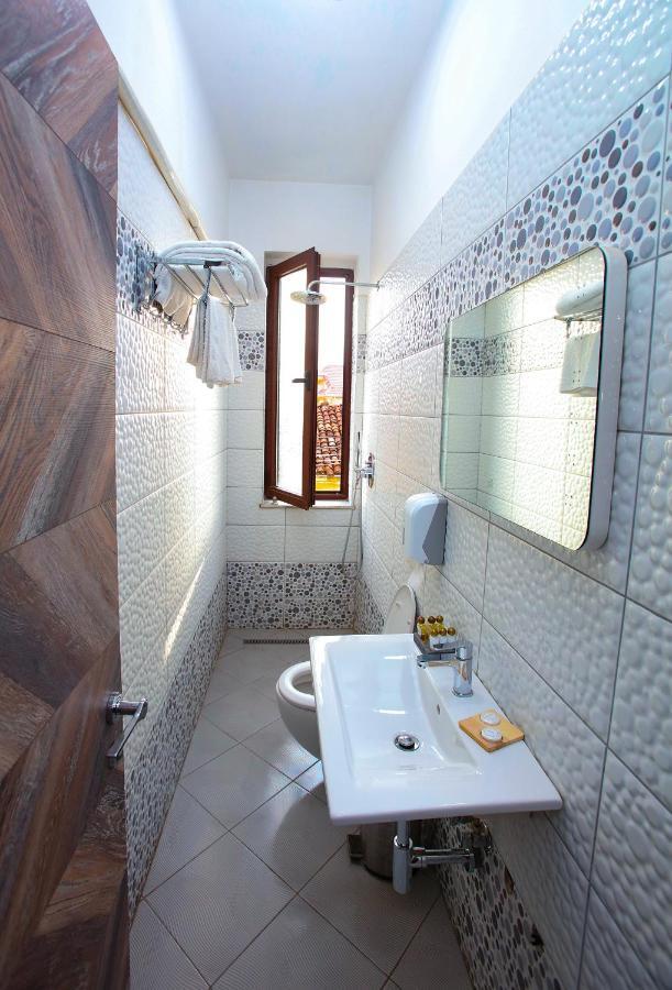 Hotel Vila Lako Korce Extérieur photo