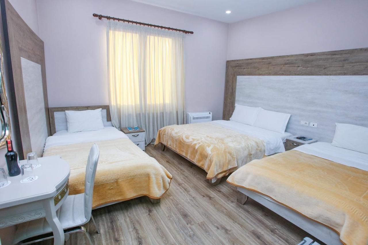 Hotel Vila Lako Korce Extérieur photo