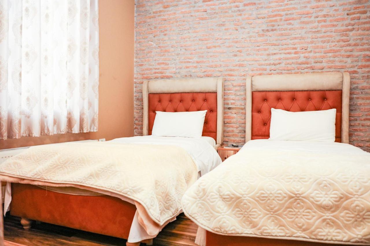 Hotel Vila Lako Korce Extérieur photo