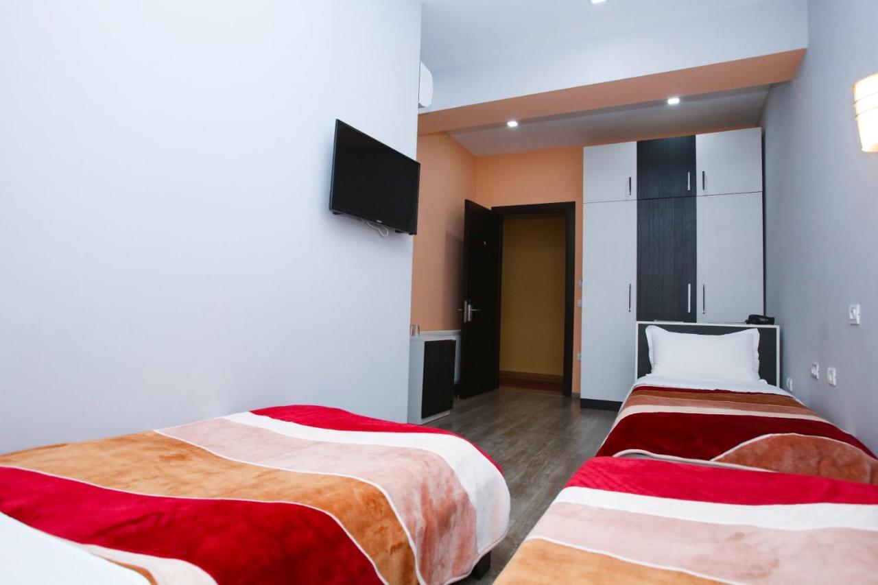Hotel Vila Lako Korce Extérieur photo