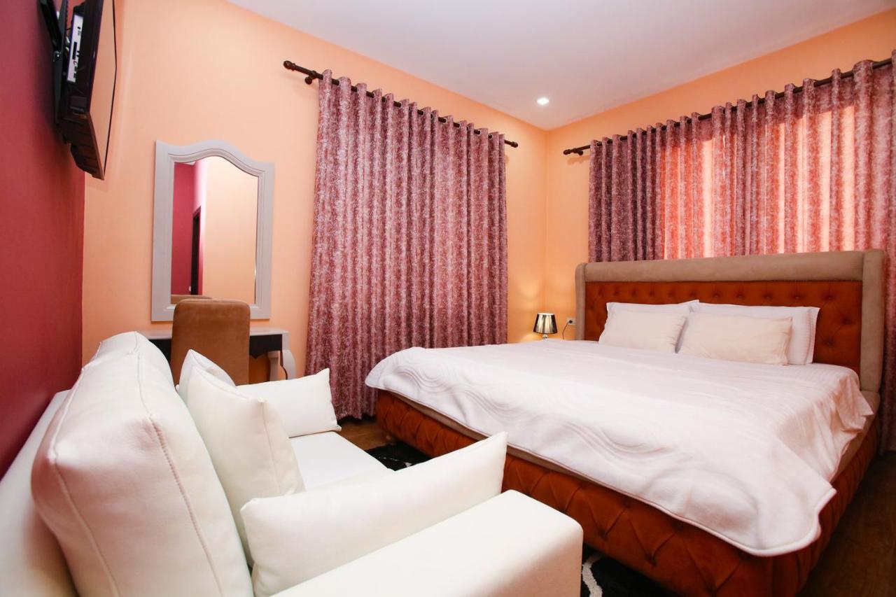 Hotel Vila Lako Korce Extérieur photo