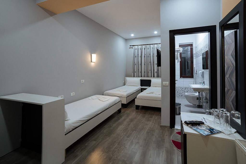 Hotel Vila Lako Korce Extérieur photo